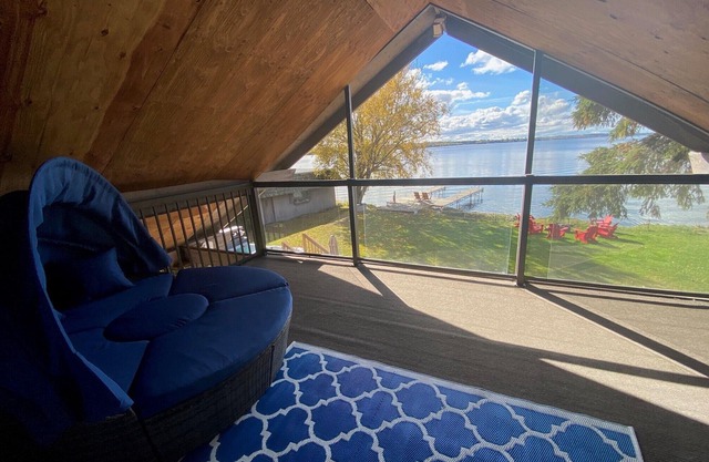 Kawartha Lakes Gem: Your Dream Lakehouse Getaway