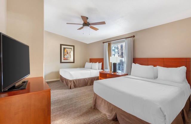 Kayaking, Hiking, Golf & More! 3 Spacious Units, Near Blue Ridge Cave Trail!