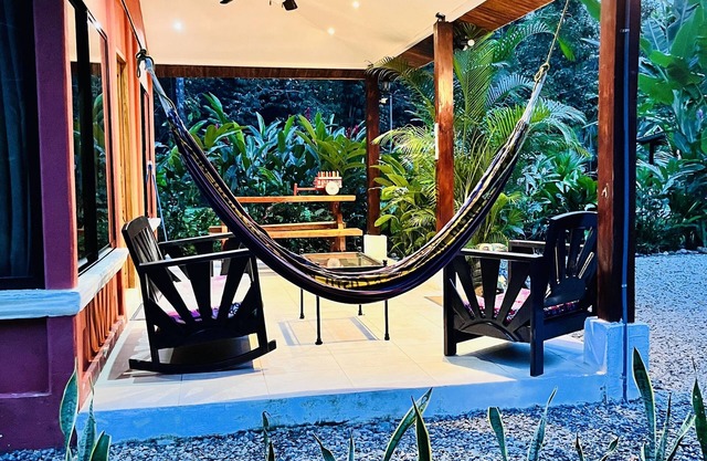 Kays Jungle/beach House