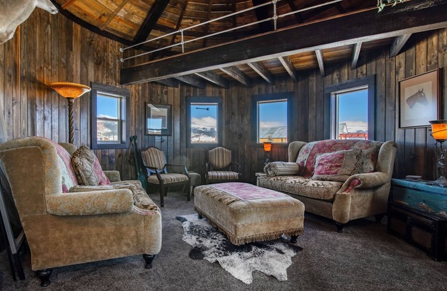 Kenosha Pass Ranch -Home Base for Adventures-perfect for groups and families!