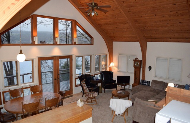 Keuka Lakefront Serenity Splendor - Kayaks & Paddleboards included!