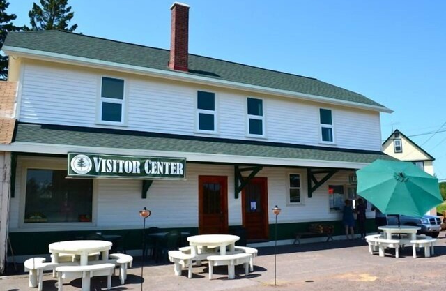 Keweenaw Vacation Rental - Great for families and groups- sleeps up to 7