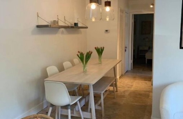 Key Biscayne 1 bedroom walk to Beach & town