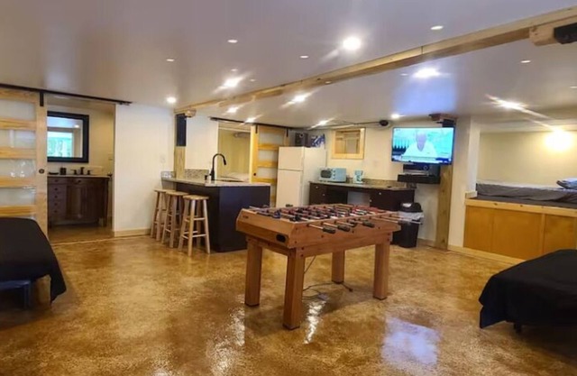 Key Lime Resorts - Unit #4 Cheeseburger in Paradise