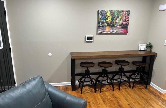 Keyless Entry, 3 BR 2 BA, 5 total nBeds, Family Friendly