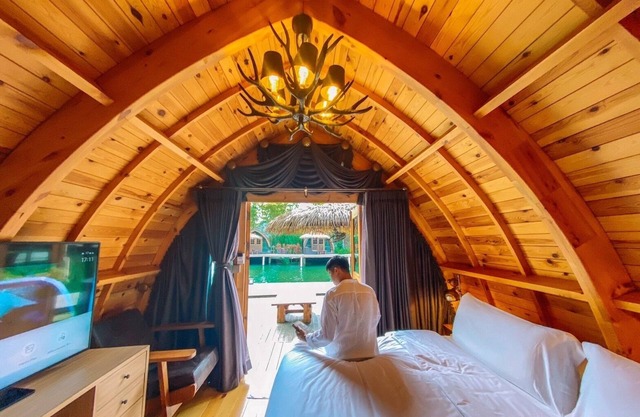 Khum Damnoen Resort