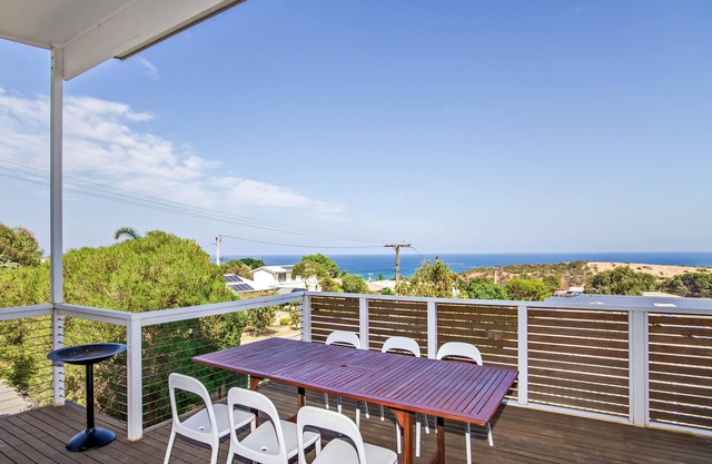 Kiltevna ~ Maslin Beach - Enjoy Sea Views from Both Levels in Maslins Beach