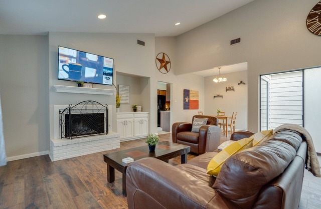 KING BED Home Dallas/UT Southwestern/DFW Airport