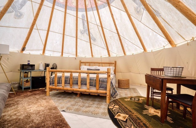 King Bed & Private Bath - Black Hills Eagle Tipi