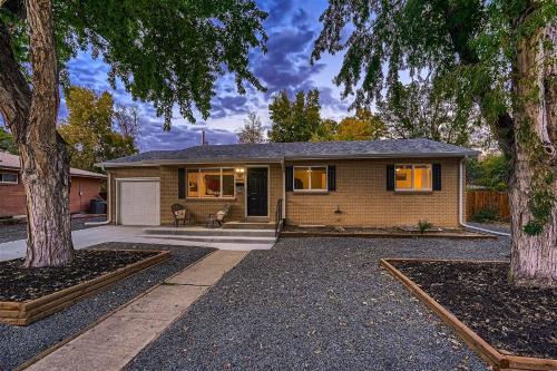 King Bed Suite 5BR, Games-Firepit-Bikes-RV Parking