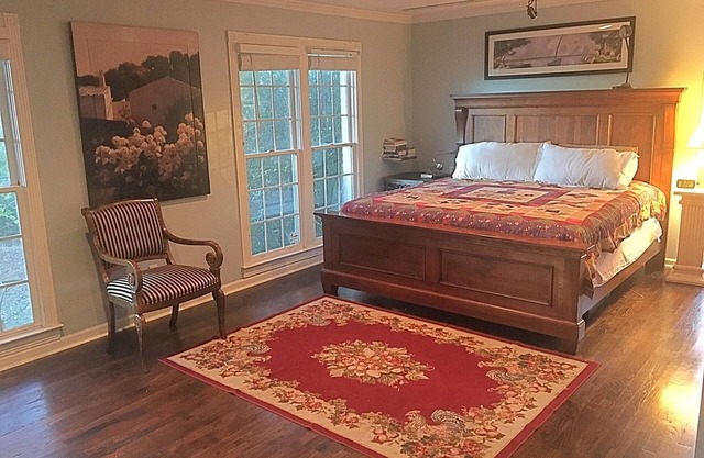 King Bed Suite in Farm House on rural sheep and goat farm