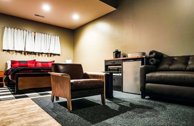 King Cabin Room Blue Sage