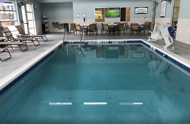 King Suite. Free Breakfast. Pool with a Slide. Great for Business Travelers!