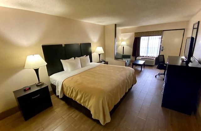 King Suite Near Trimble Park ORL