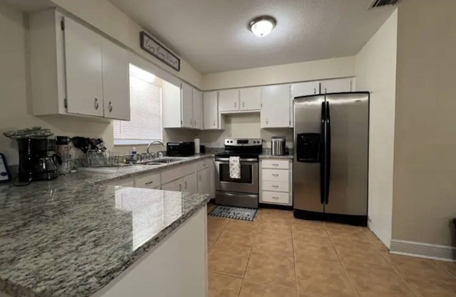 King Suite vacation retreat on the edge of Tampa!