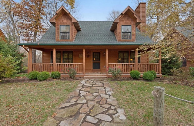 Kingfisher Cove Cabin 2