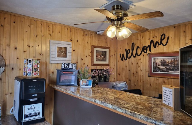 KJ's Inn and Suites By OYO Gettysburg U.S. Hwy 212