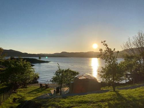 Kleppa Gard & Glamping