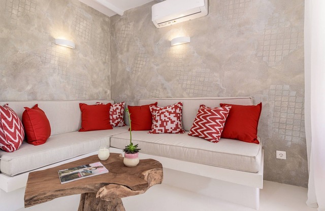 KLIMA BAY Beachfront Boutique Houses (Red)