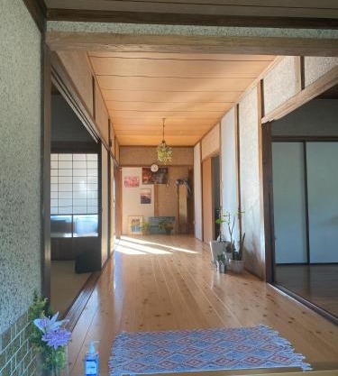 KNA healing house くうねるあそぼ ペットと泊まれる宿 自炊ok広々と大らかな自然の中で過ごしたい方に