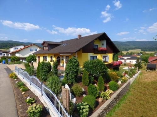 Komfortable Ferienwohnung Mit Garten Und Grill