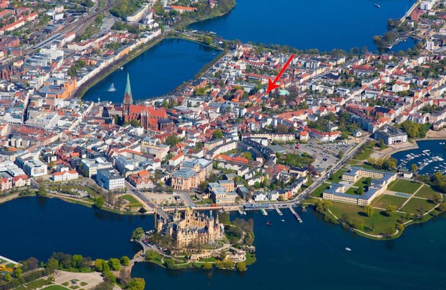 Komfortwohnung Innenstadt an der Schelfkirche