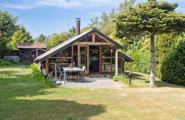 "Konrad" - 700m from the sea by Interhome