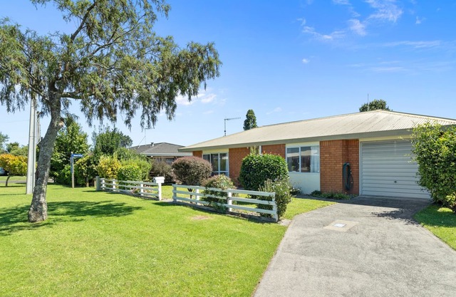 KOWHAI COTTAGE - TAURANGA HOLIDAY HOME, pet friendly in Tauranga