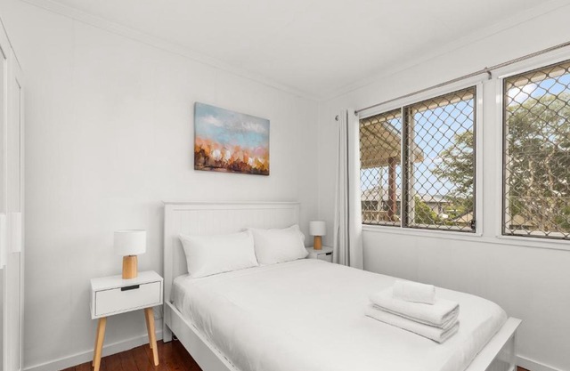 KozyGuru/Carindale/Immaculate 3 Beds Holiday Home QCA061