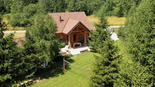 KRALJICA ŠUME - Divjake Log Home