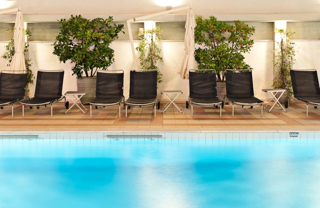 Kronos Hotel
