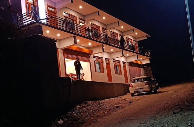 Kuari Pass Inn