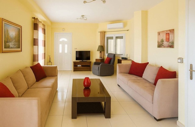 Kyparissia Coastal Getaway with Seaviews