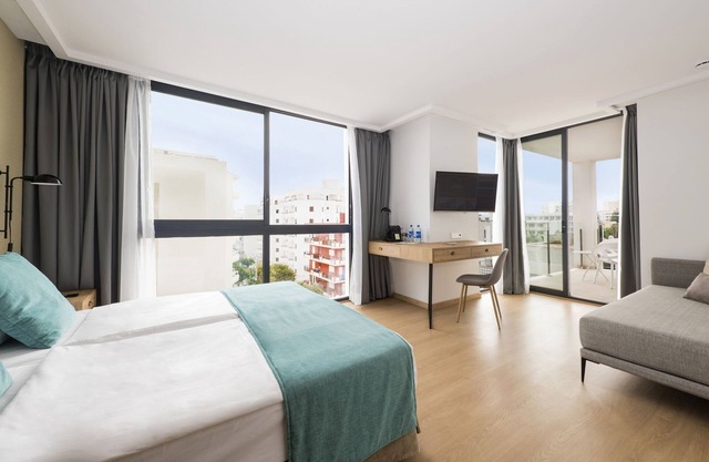 Kyrat Amarac Suites
