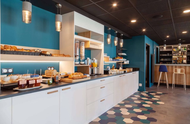 Kyriad NIORT - Espace Mendes-France