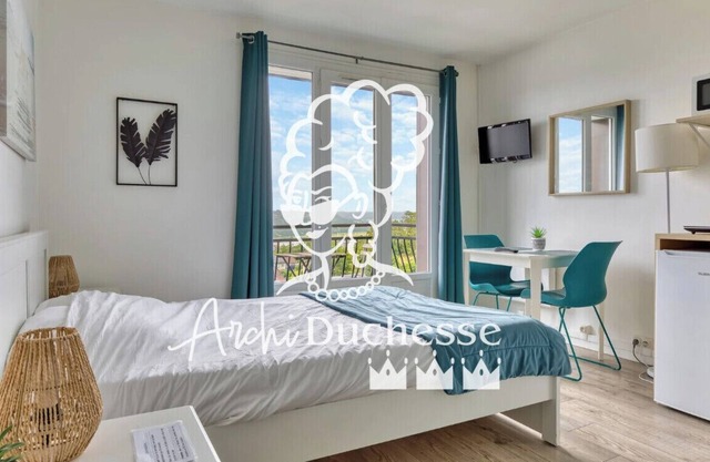 Léon 11, charmant studio avec balcon et vue mer