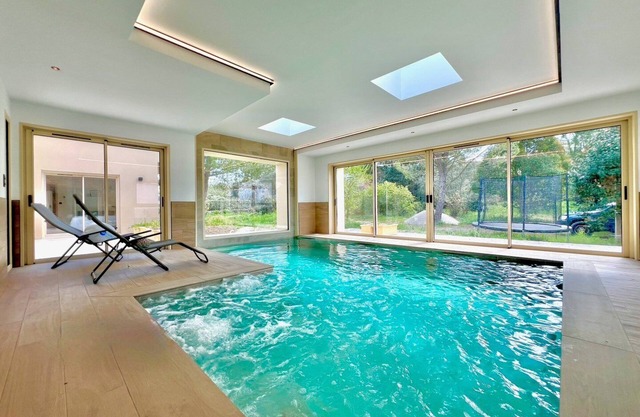 L’Étoile de Dan: Pool, Spa & Games