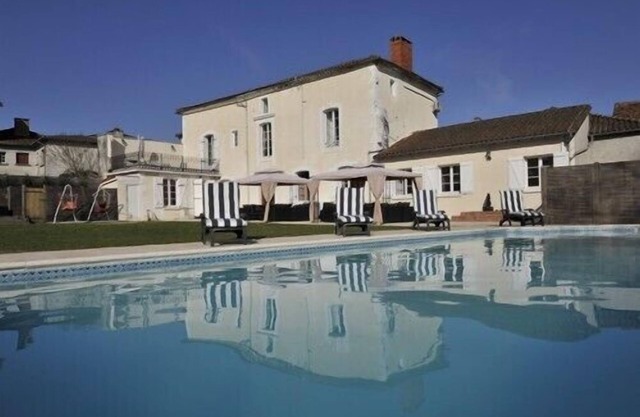 Le Santuaire: Luxury villa with heated swimming pool and many more amenities!