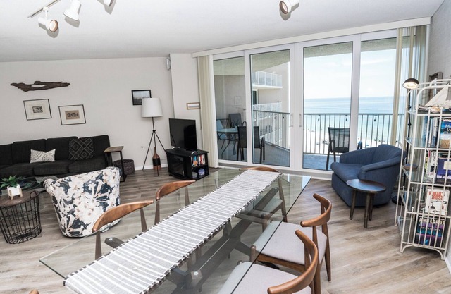 L@k Beach Deals E1003 Direct Gulf Views! 3 pools, Tennis