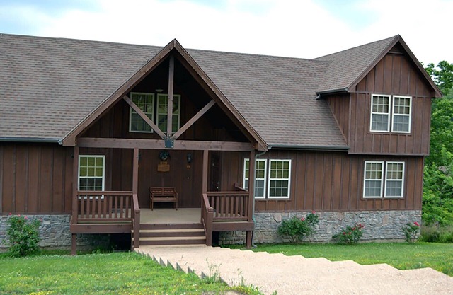 L131A, 1 Br Loft Lakeview Cabin, Near Pavilion and Lake