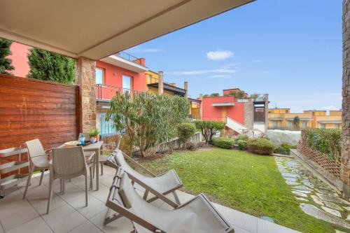 La Casa di Gioia - shared pool & view - Happy Rentals