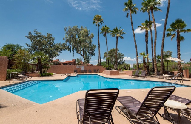 La Casita Bonita! Spa, pool, solitude - mins to Sabino Canyon