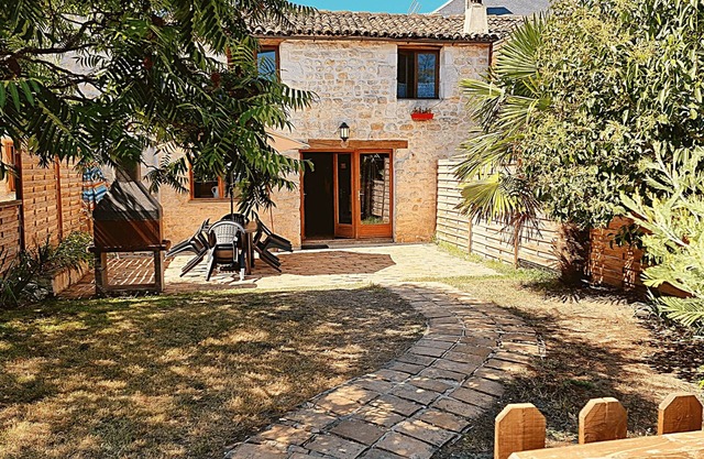 La Cave. 3 bedroom house