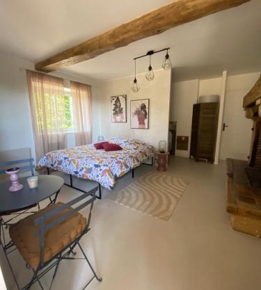 La Chambre A l Ombre du coteau