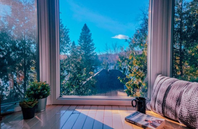 La Coquette du Village – Renovated Retreat | 2BR Lake & Ski Escape