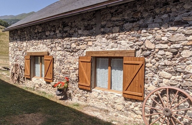 La Grange de Campan Pour 12 Personnes