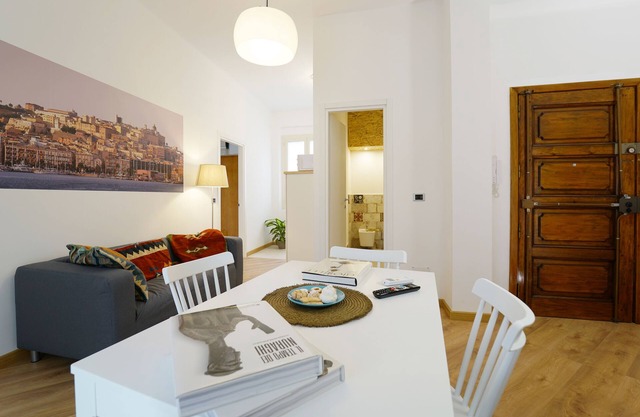 La Luna two-bedroom apartment with terrace in the center