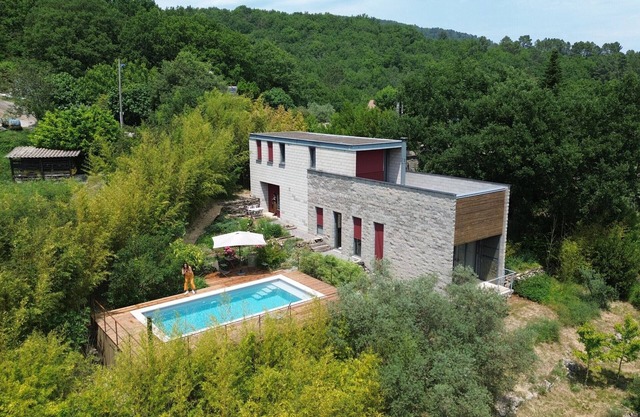 La maison des Chataigniers - in the middle of nature
