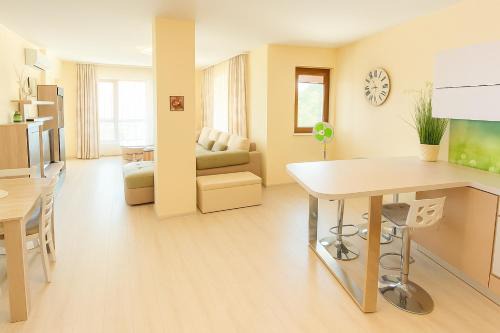La Mer Sea View & Beachfront Apartment