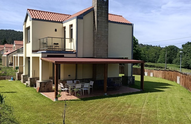 La Mimosa de Hazas, Cantabria sea and mountains